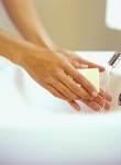 Lavarse las manos es una medida fundamental para minimizar el contagio.